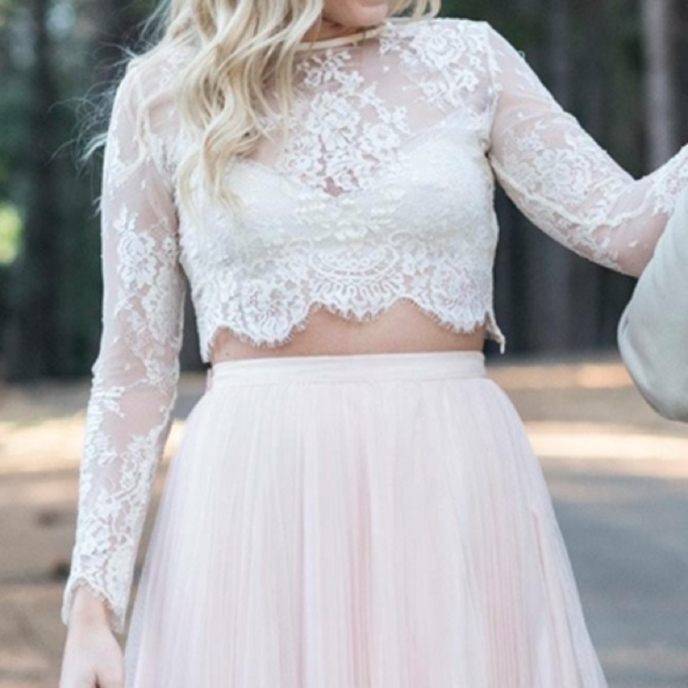Amelie Off White Long Sleeve Lace Crop Top
